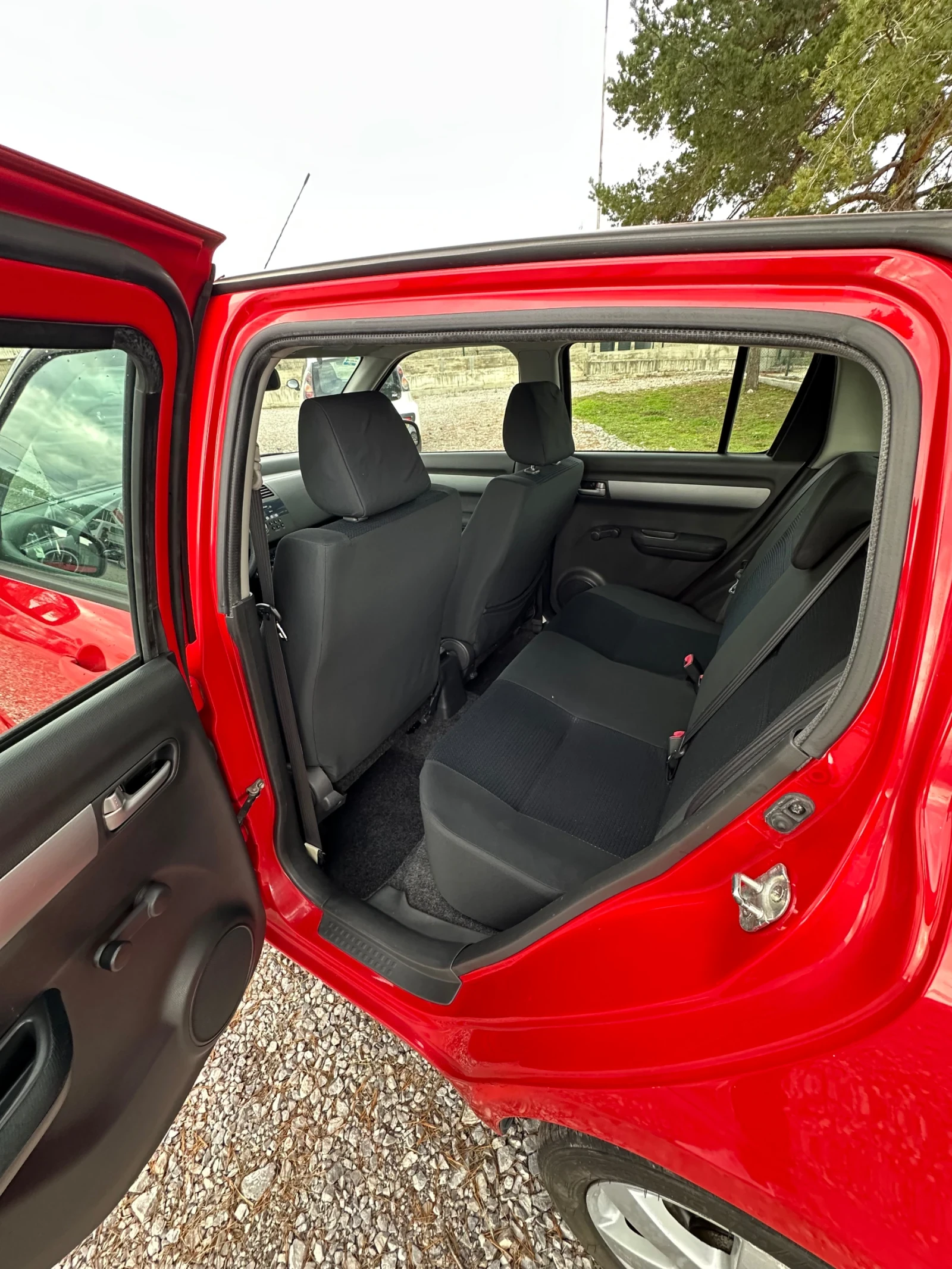 Suzuki Swift 1.3 / | Mobile.bg   13