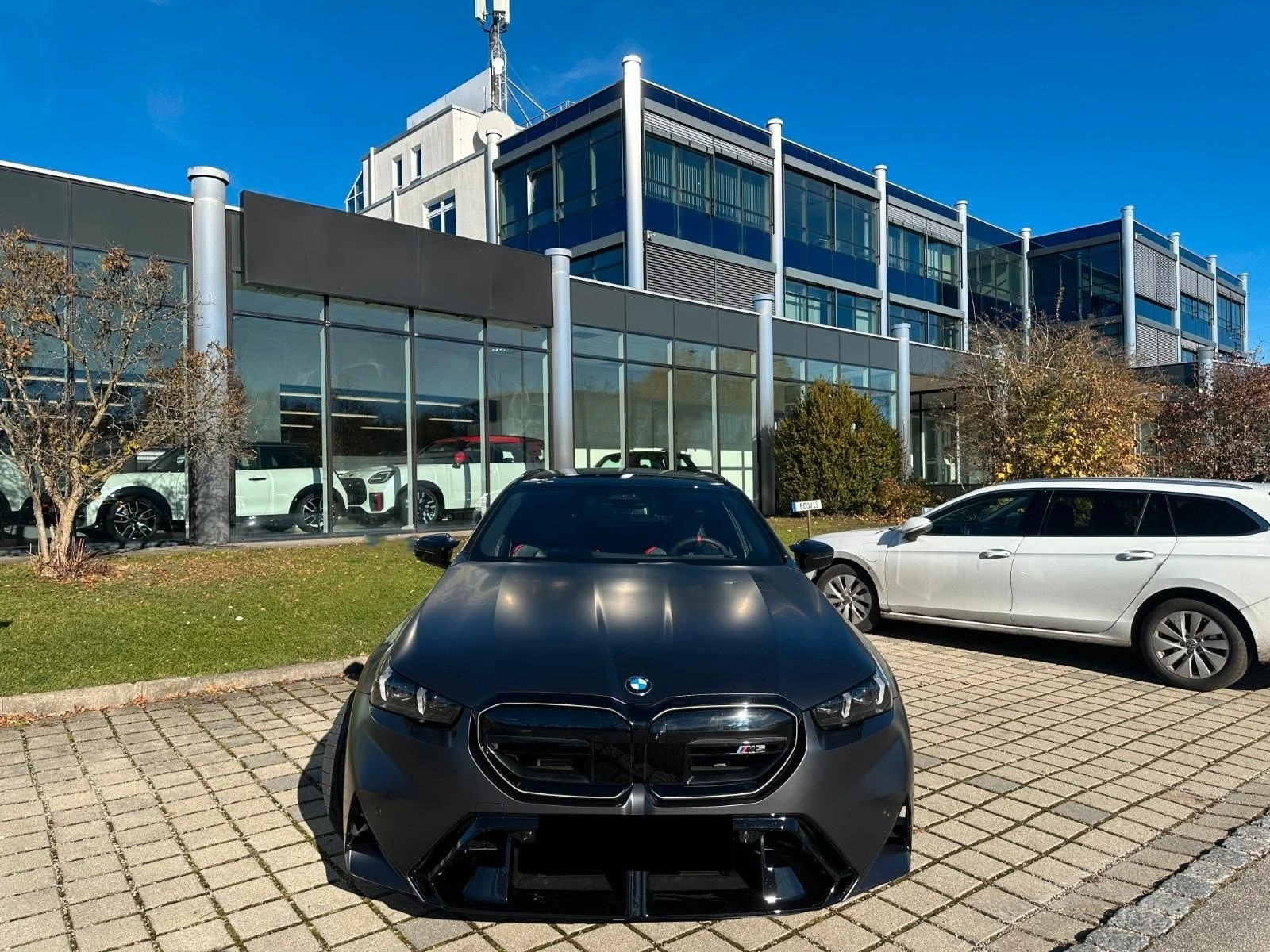 BMW M5 4.4 V8/PLUG-IN/CARBON/B&W/ICONIC GLOW/360/HEAD UP/ | Mobile.bg � ����������� 2