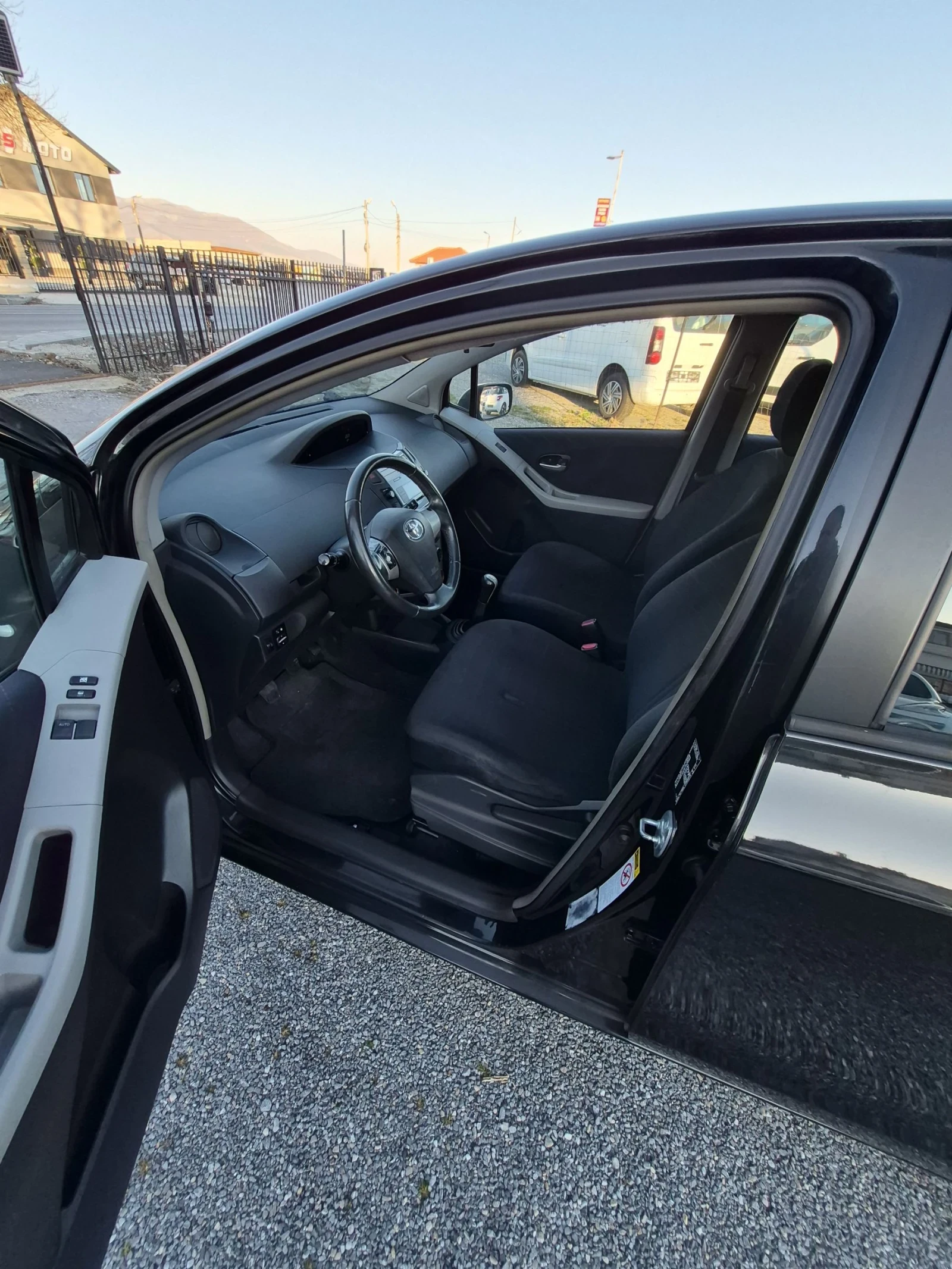 Toyota Yaris 1.4 D-4d 90 к.с  Evro 4 - изображение 9