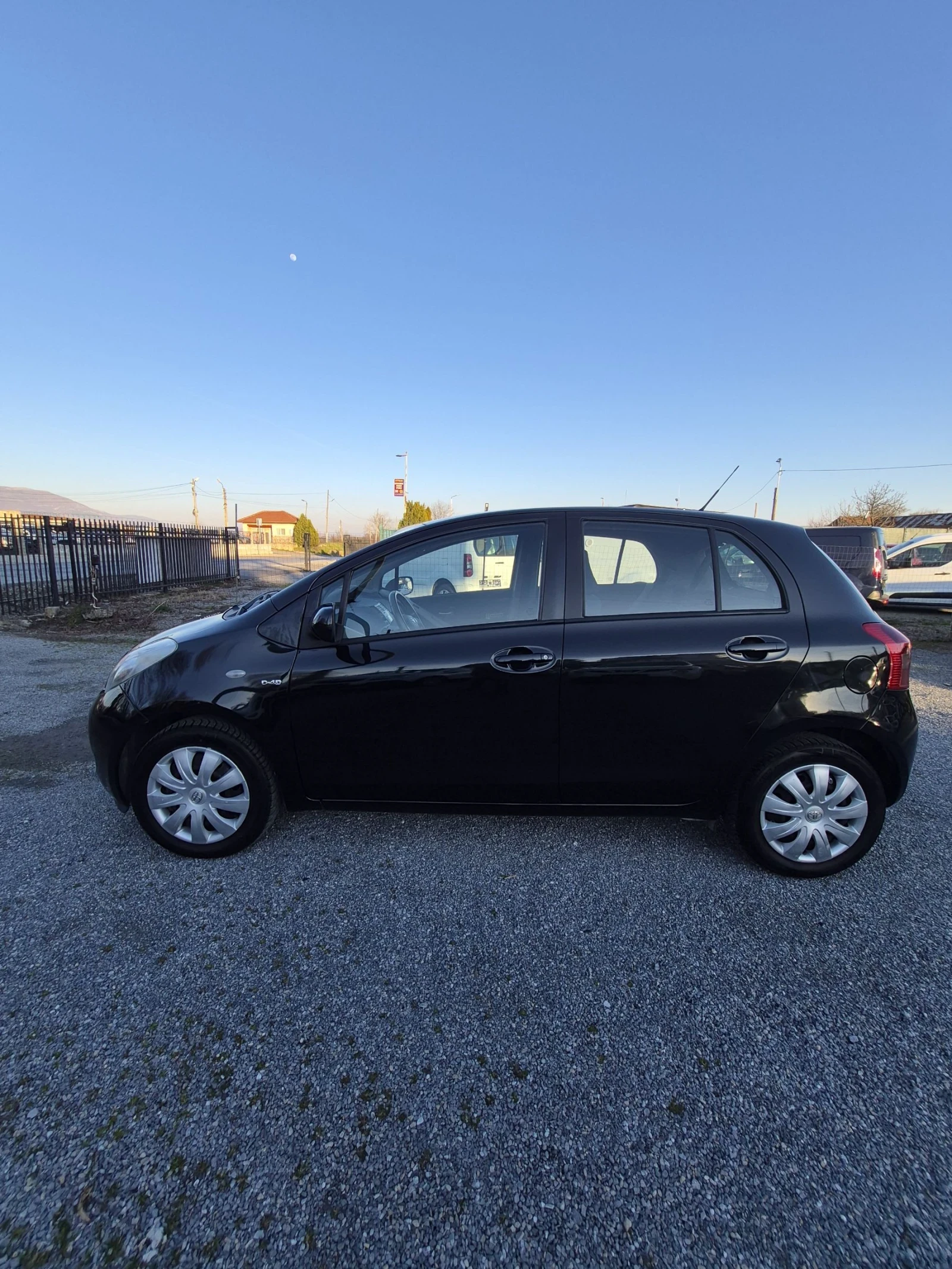 Toyota Yaris 1.4 D-4d 90 к.с  Evro 4 - изображение 6