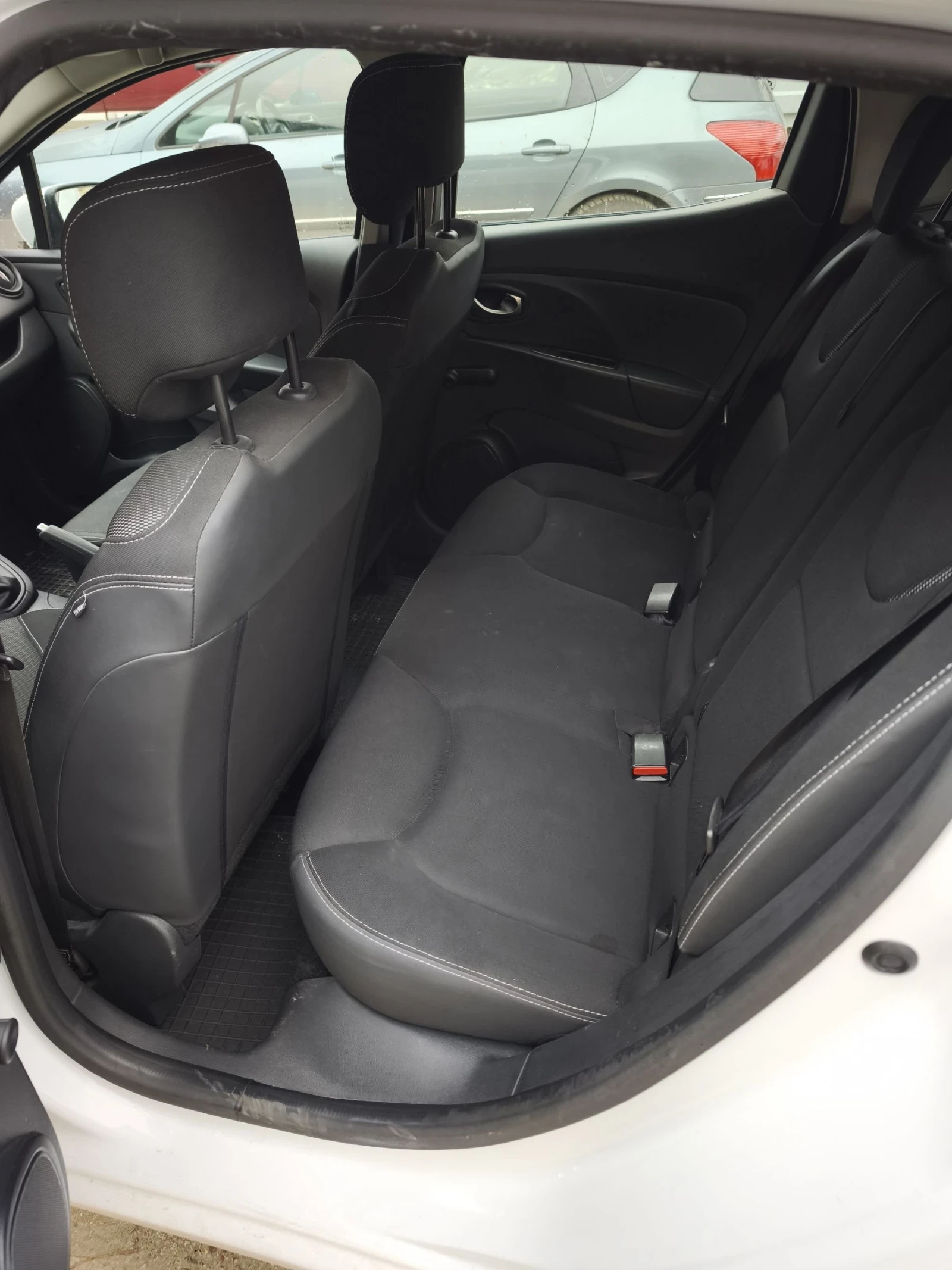 Renault Clio 0.9 Tce, снимка 7 - Автомобили и джипове - 53868792