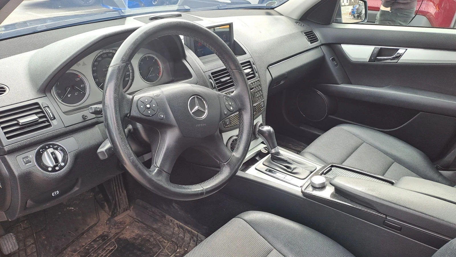 Mercedes-Benz C 220, снимка 5 - Автомобили и джипове - 54006010