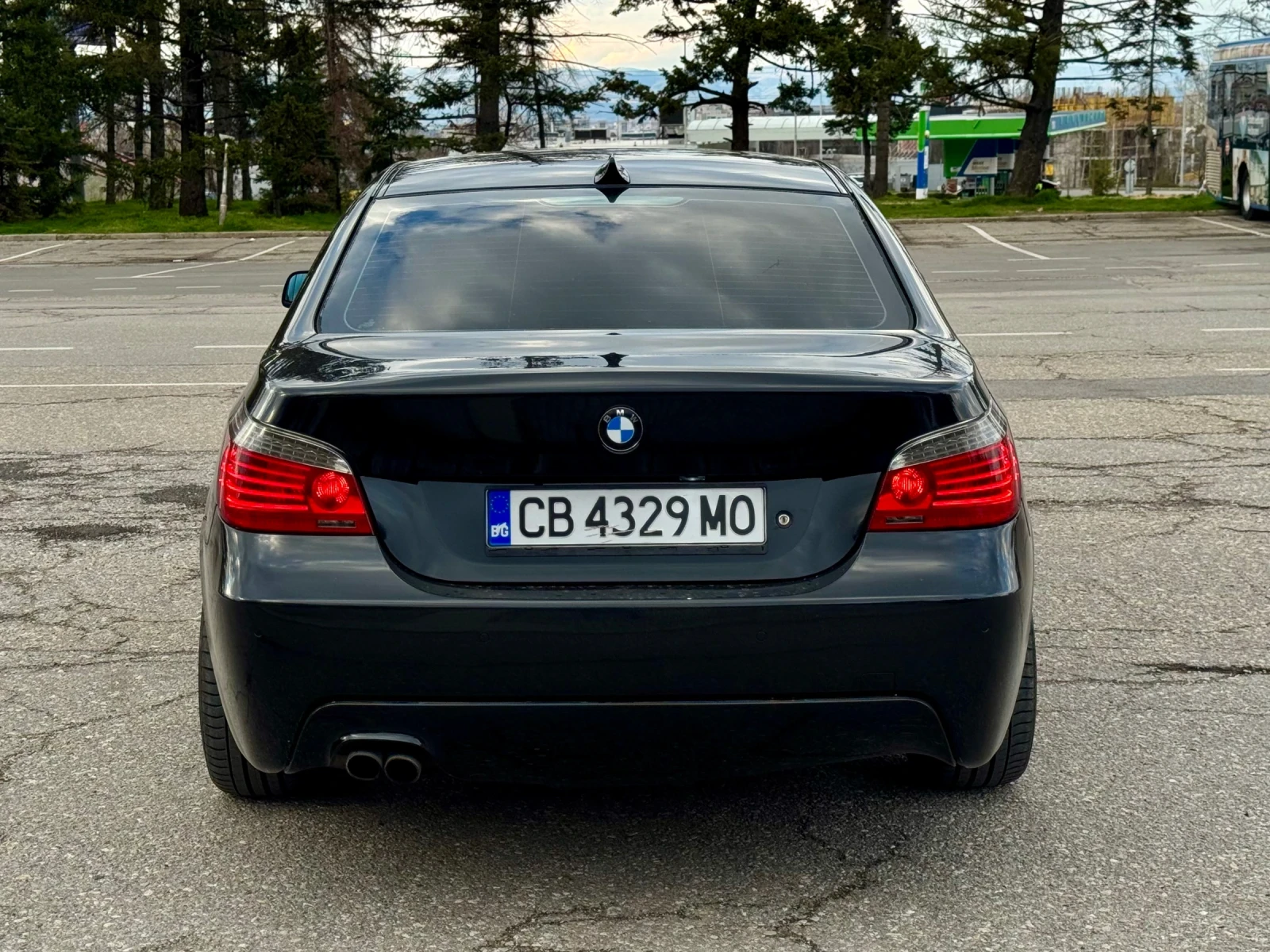 BMW 525 Facelift M Paket, снимка 4 - Автомобили и джипове - 54180776
