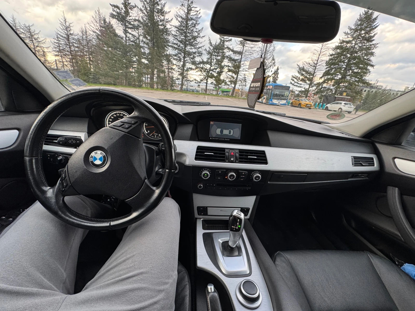 BMW 525 Facelift M Paket, снимка 7 - Автомобили и джипове - 54180776