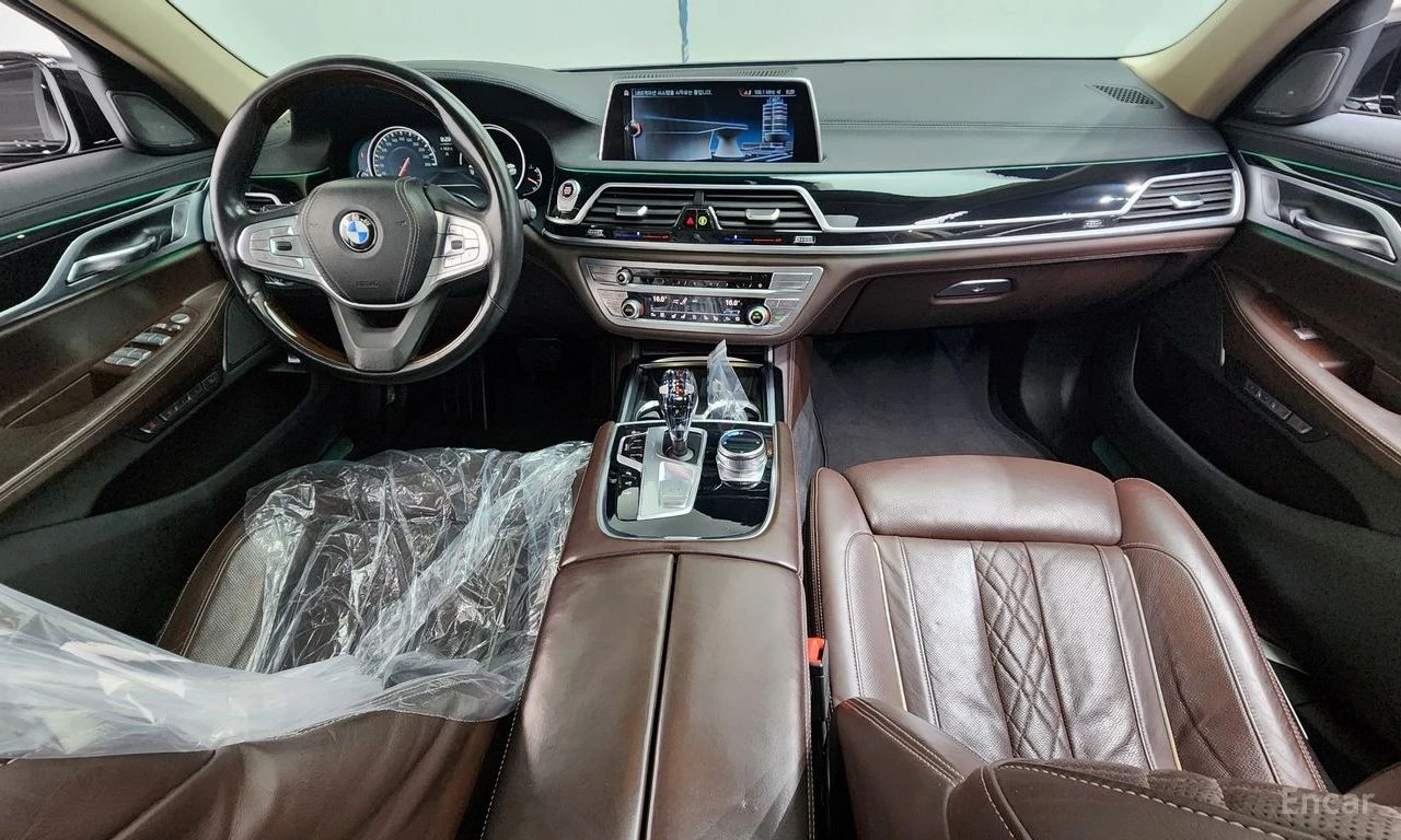 BMW 740 M* SPORT* HARMON* KARDON* ОБДУХВАНЕ* МАСАЖ* ДИСТРО, снимка 7 - Автомобили и джипове - 54699137