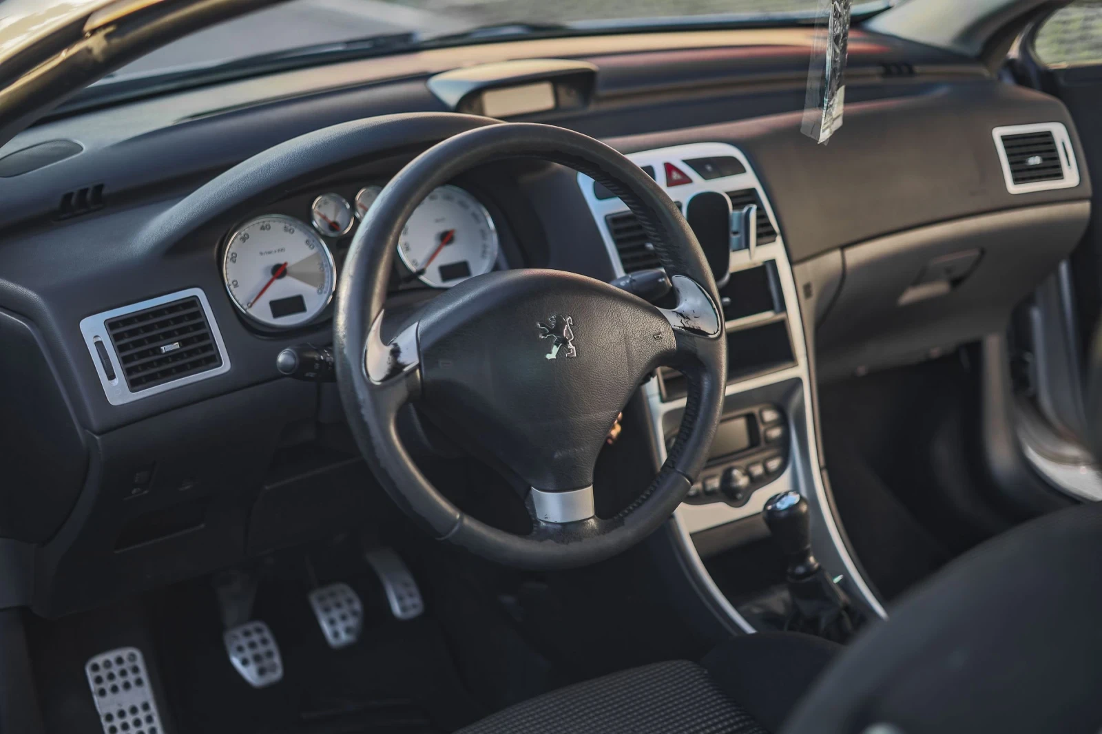 Peugeot 307 CC, снимка 9 - Автомобили и джипове - 54715585