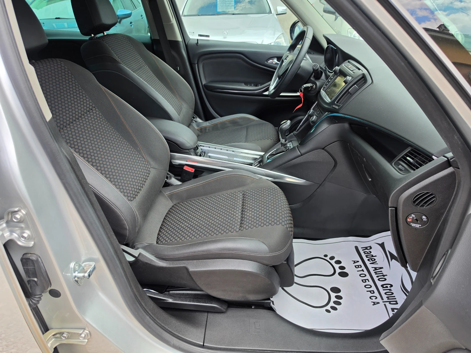 Opel Zafira 2.0CDTI COSMO/7 МЕСТЕН/, снимка 8 - Автомобили и джипове - 54776903