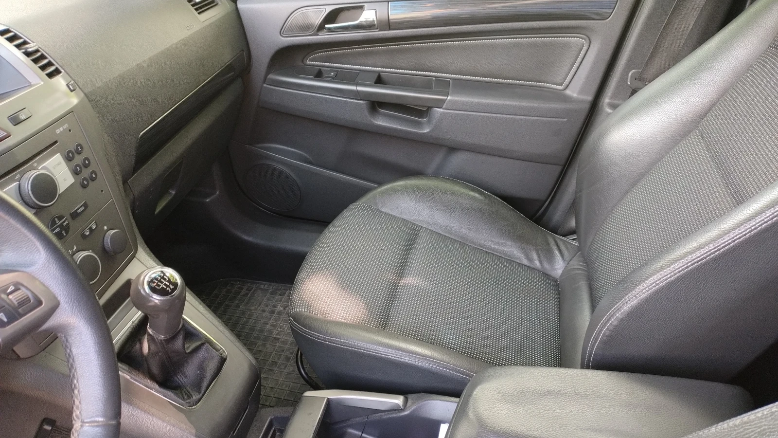 Opel Zafira Лек, снимка 9 - Автомобили и джипове - 54808448