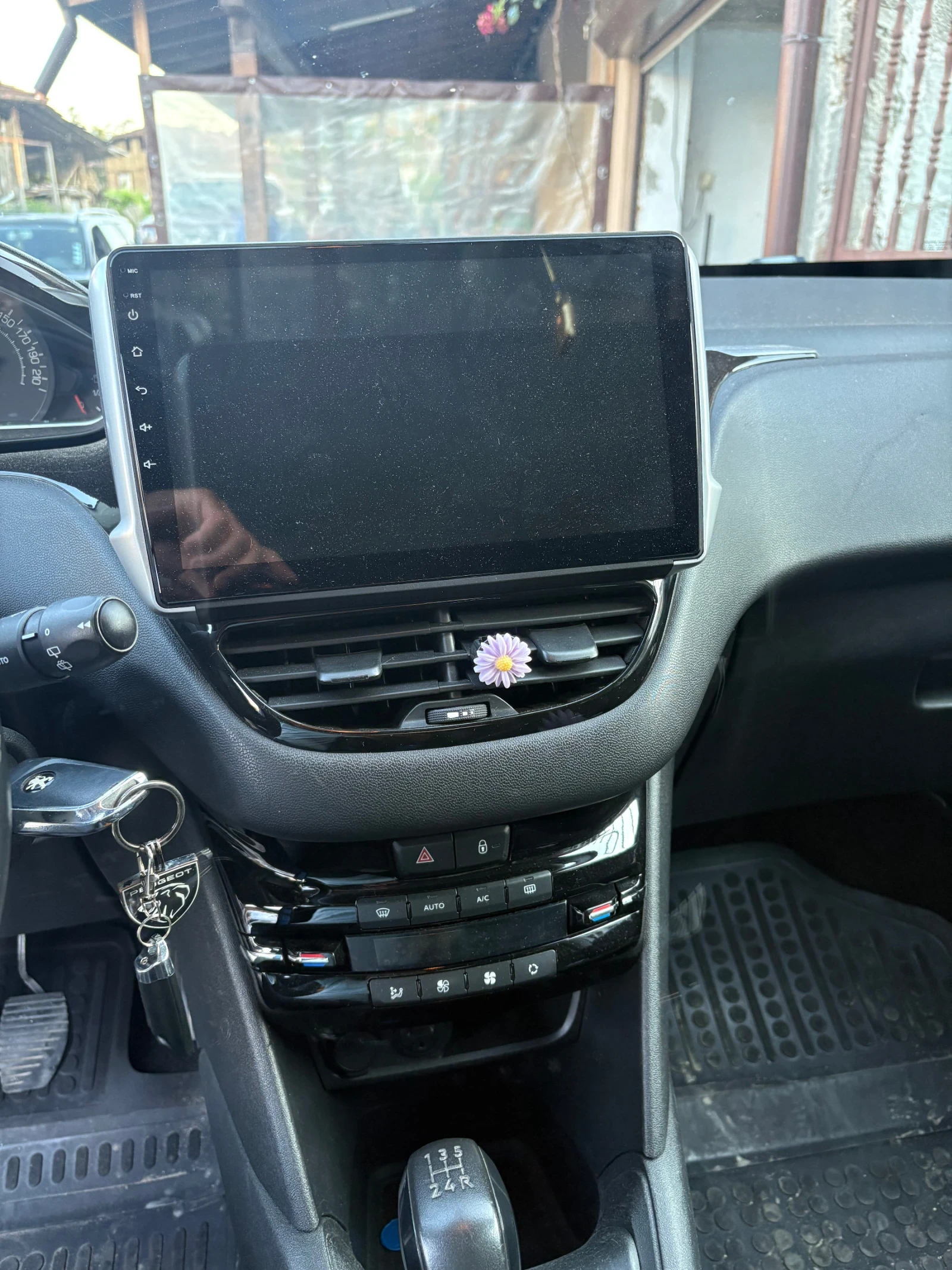 Peugeot 208 | Mobile.bg � ����������� 8