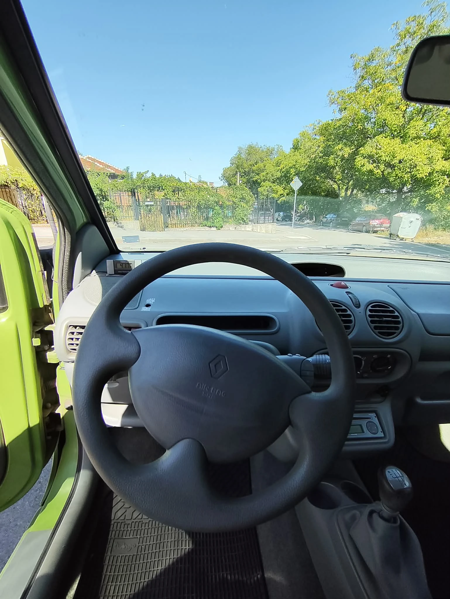 Renault Twingo 1.2i, снимка 10 - Автомобили и джипове - 56008145