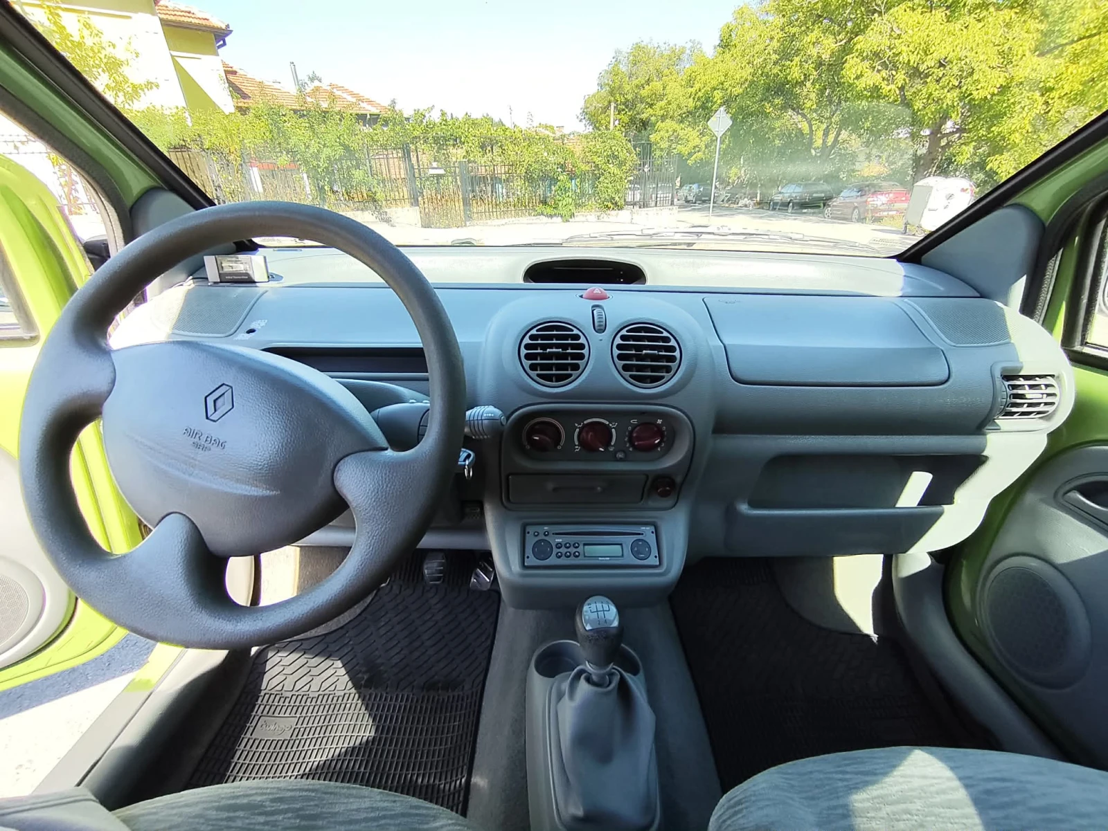 Renault Twingo 1.2i, снимка 9 - Автомобили и джипове - 56008145