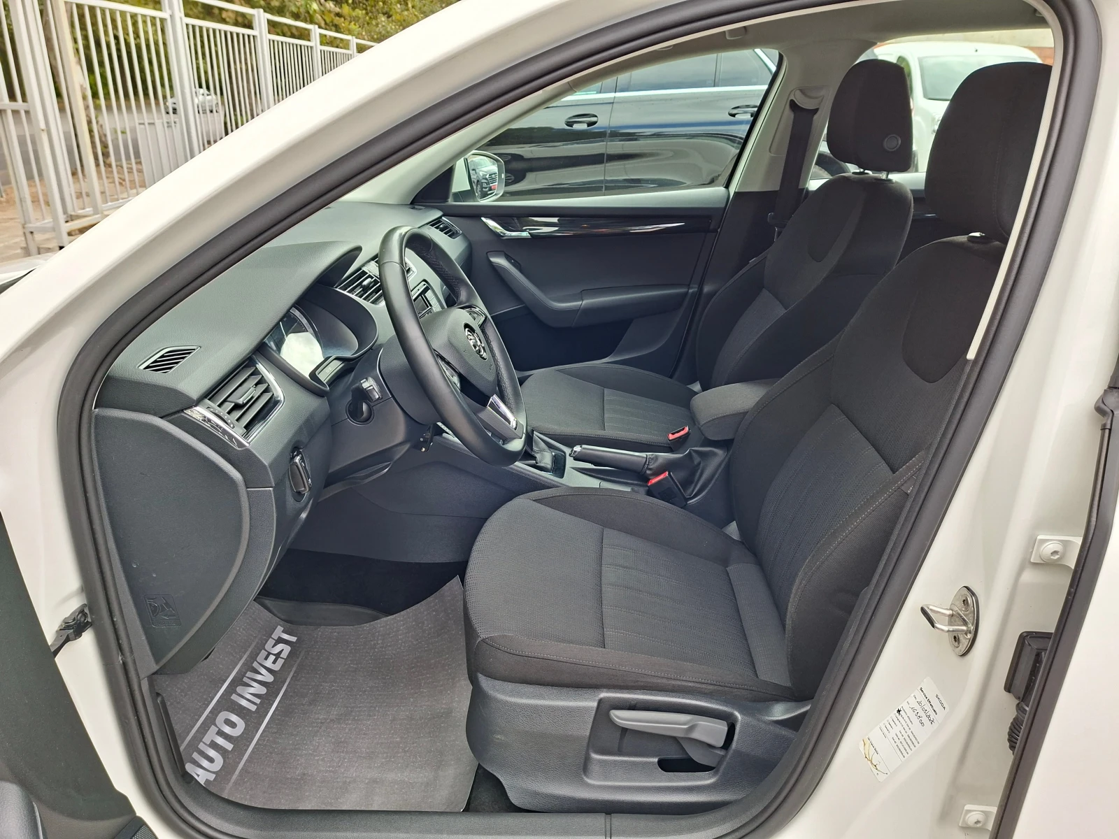 Skoda Octavia 1.6/116KS, снимка 9 - Автомобили и джипове - 56196816