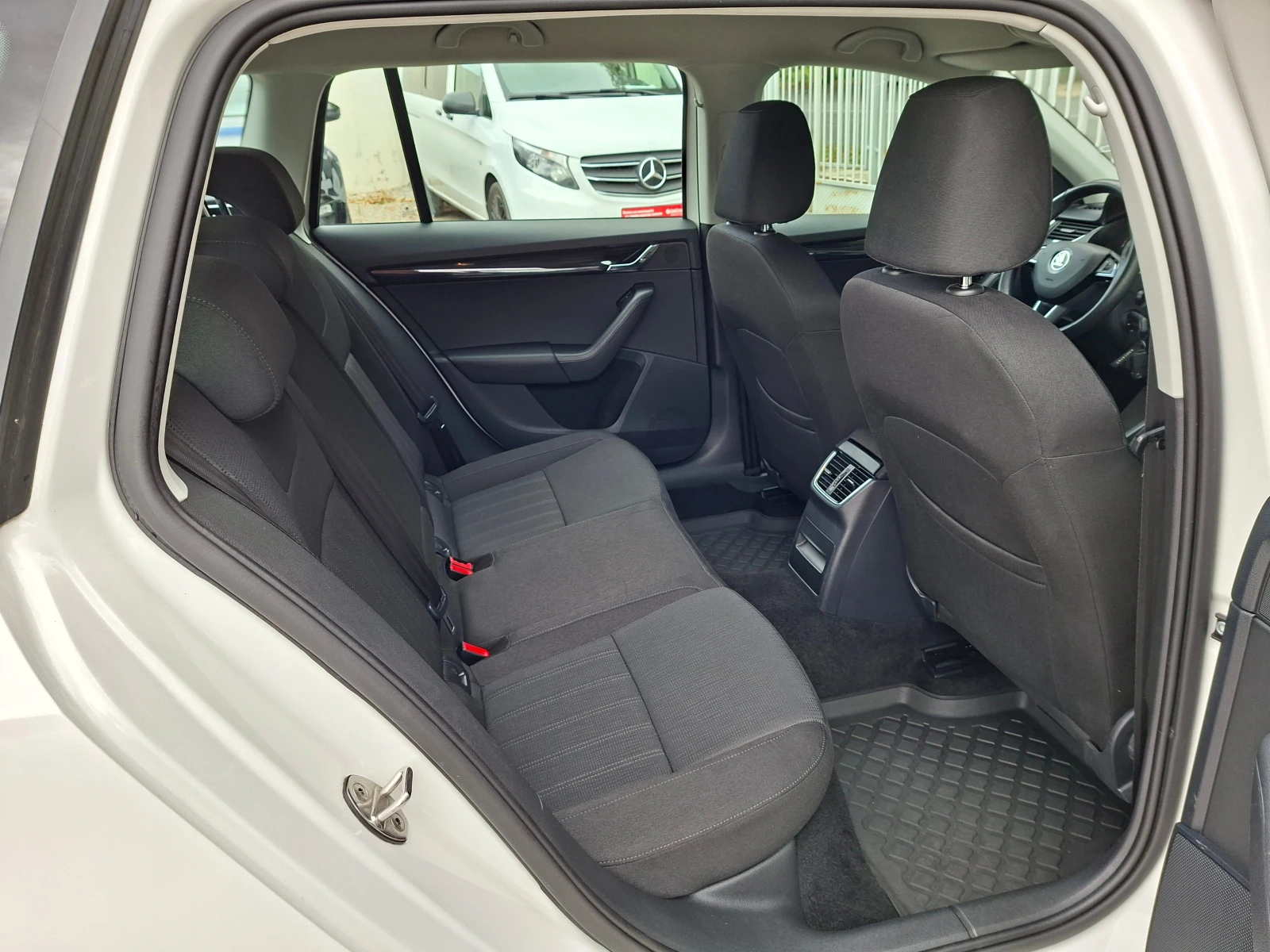 Skoda Octavia 1.6/116KS, снимка 13 - Автомобили и джипове - 56196816