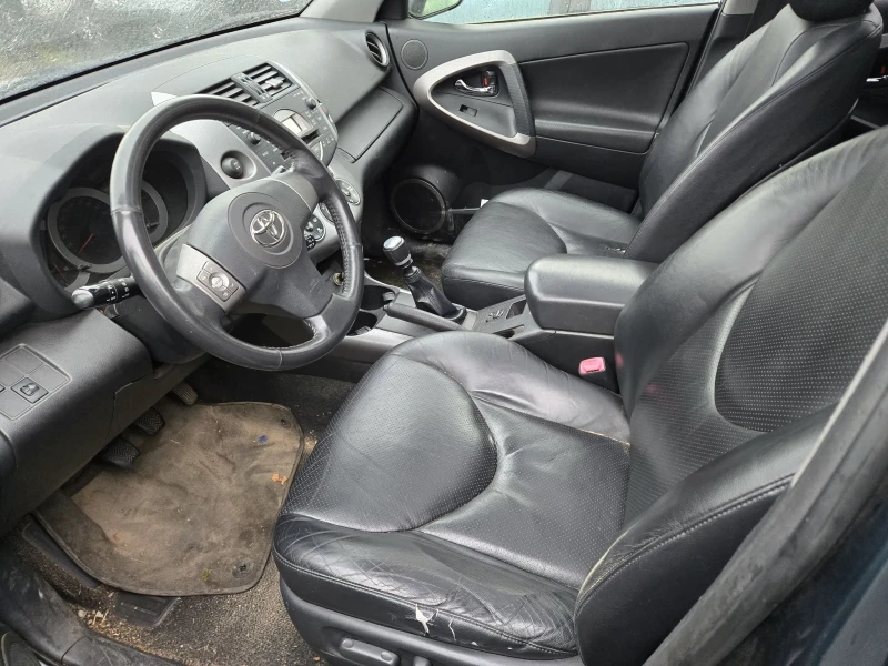 Toyota Rav4, снимка 5 - Автомобили и джипове - 48152037