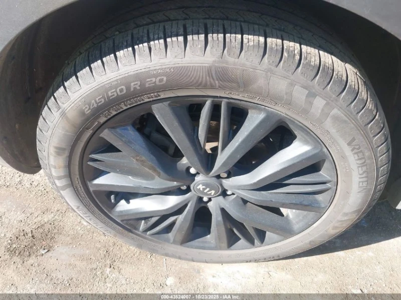 Kia Telluride 3.8L V-6 DI, DOHC, VVT, 291HP All Wheel Drive, снимка 4 - Автомобили и джипове - 52836405