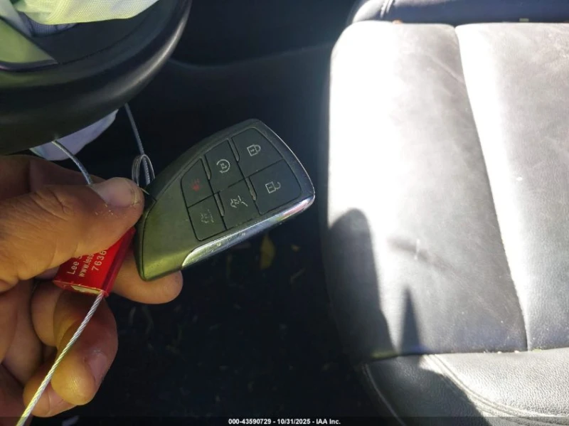 Chevrolet Tahoe 5.3L V-8 DI, VVT, 355HP 4X4 Drive, снимка 3 - Автомобили и джипове - 52939867