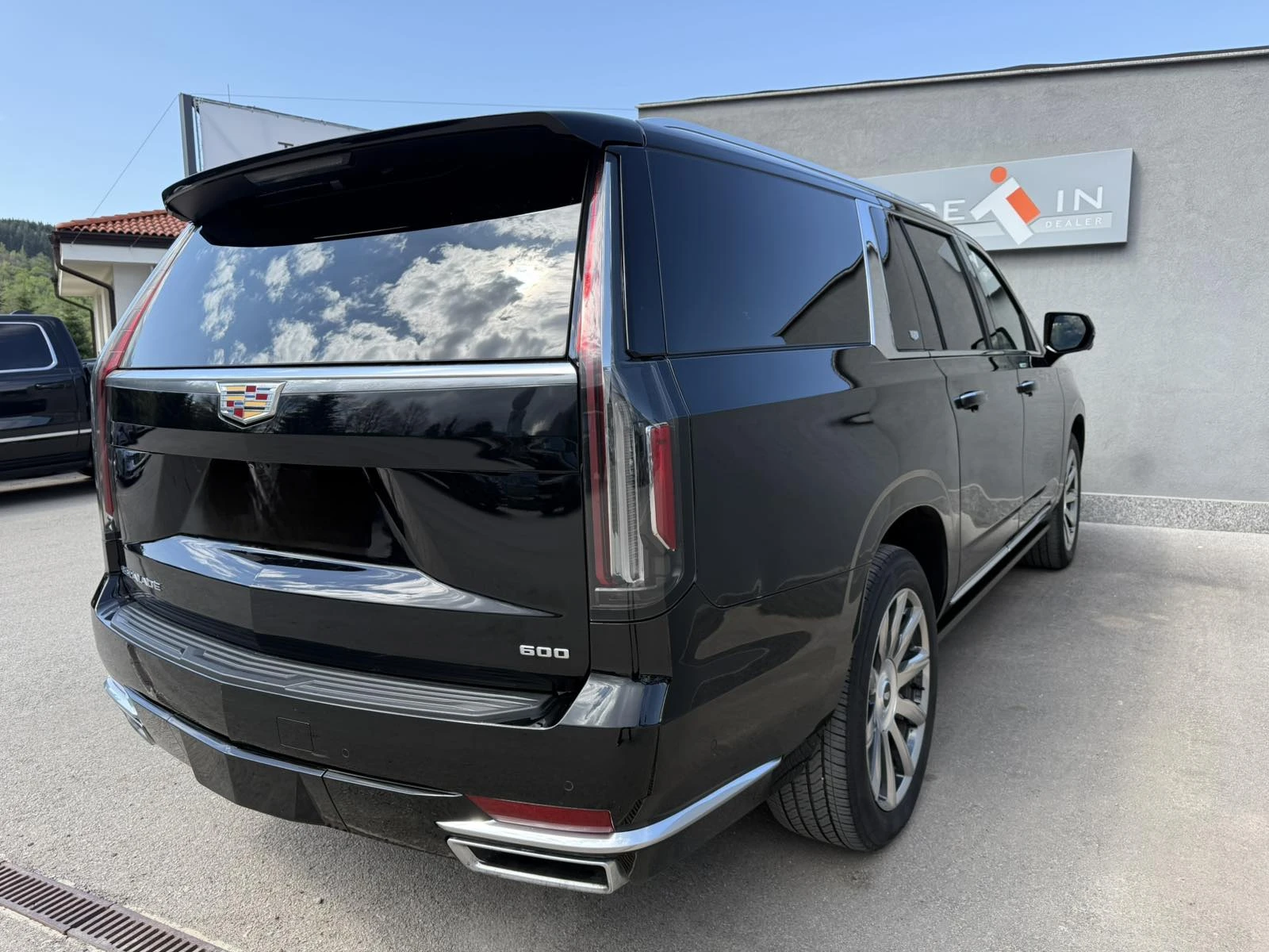 Cadillac Escalade 6.2L ESV LUXURY PLATINUM - изображение 4
