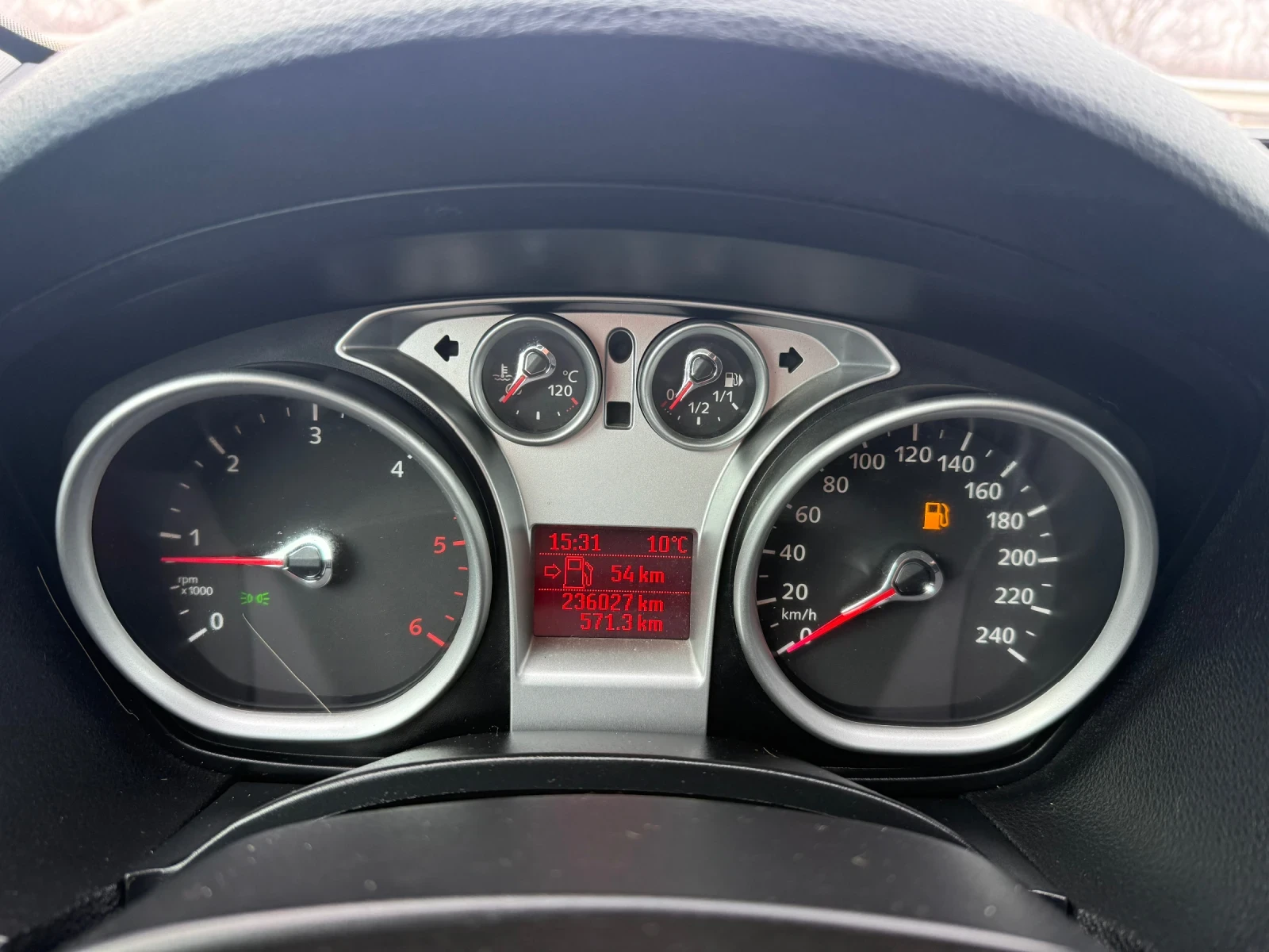 Ford Kuga 2.0 TDCI TITANIUM УНИКАТ, снимка 15 - Автомобили и джипове - 53926817