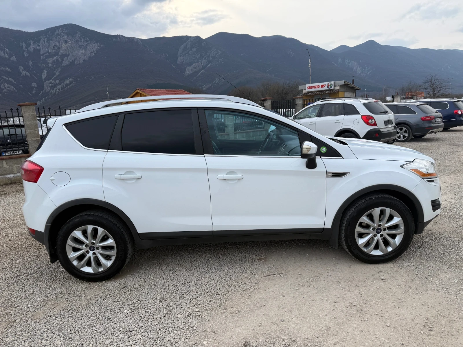 Ford Kuga 2.0 TDCI TITANIUM УНИКАТ, снимка 6 - Автомобили и джипове - 53926817