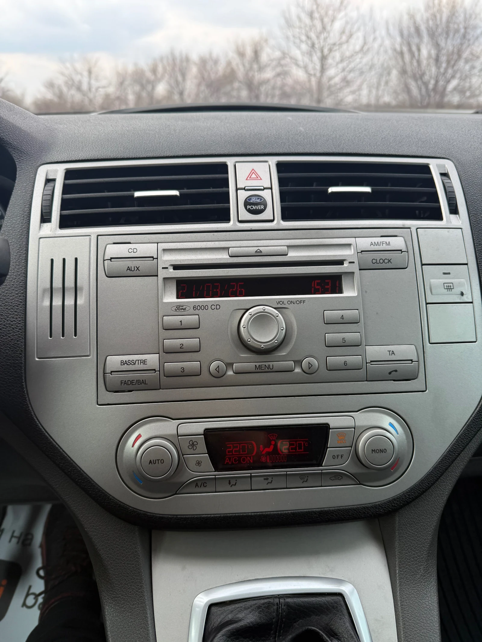 Ford Kuga 2.0 TDCI TITANIUM УНИКАТ, снимка 16 - Автомобили и джипове - 53926817