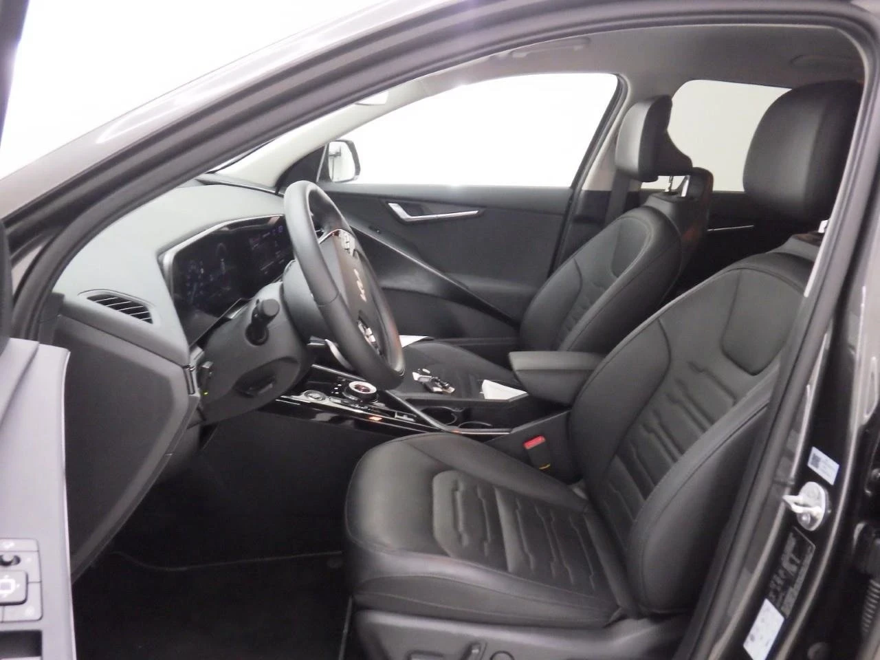 Kia Niro !!! ОЧАКВАН ВНОС !!! PREMIUM! DIGITAL! FULL!, снимка 5 - Автомобили и джипове - 54043738