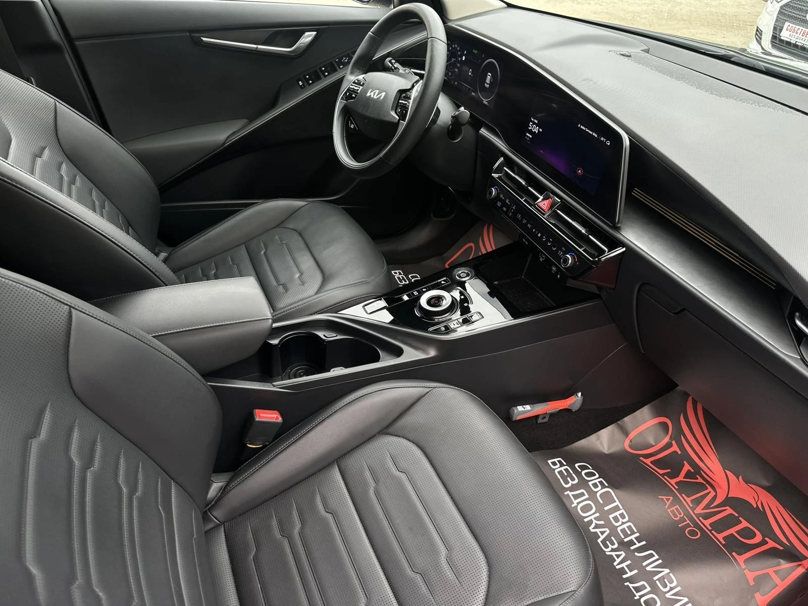 Kia Niro  PREMIUM! DIGITAL! FULL! 65kWh 204hp, снимка 8 - Автомобили и джипове - 54043738