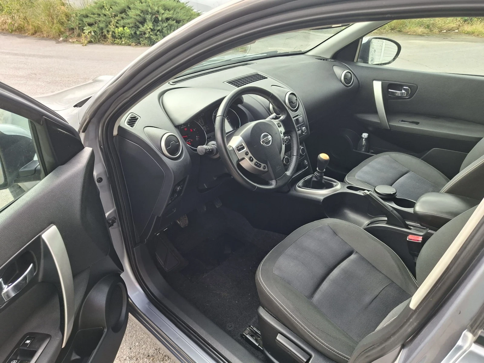 Nissan Qashqai 1.5 TDCI, снимка 9 - Автомобили и джипове - 54759820