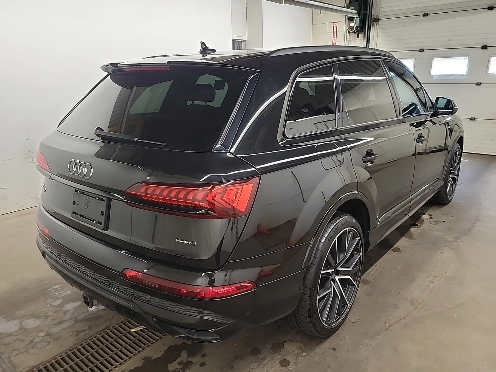 Audi Q7 Progressiv / Quattro / 7 Seats / Panorama, снимка 4 - Автомобили и джипове - 55322148