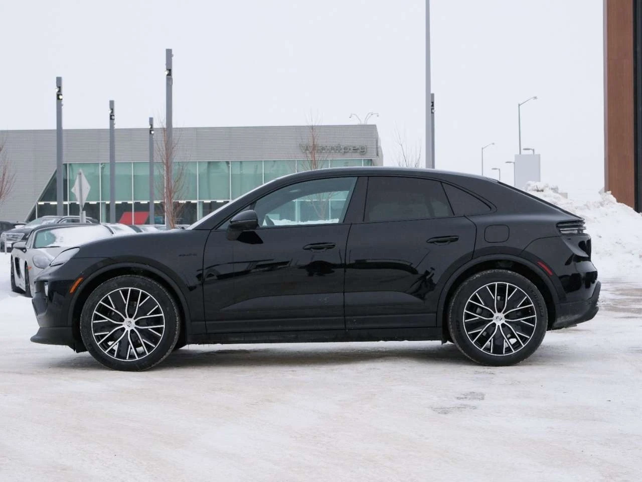 Porsche Macan Electric, снимка 4 - Автомобили и джипове - 56649632