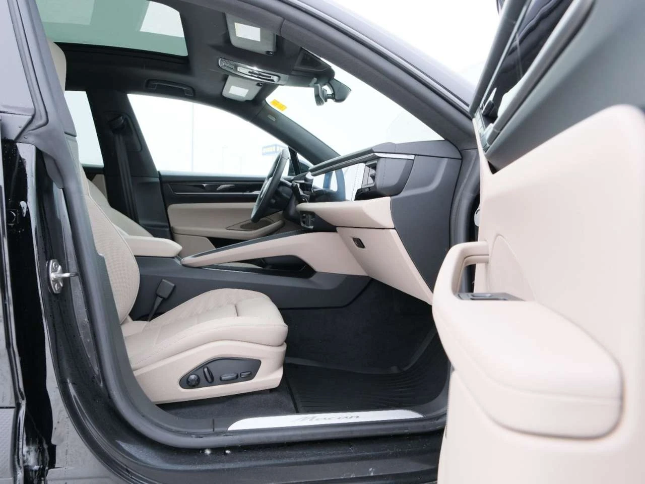 Porsche Macan Electric, снимка 14 - Автомобили и джипове - 56649632