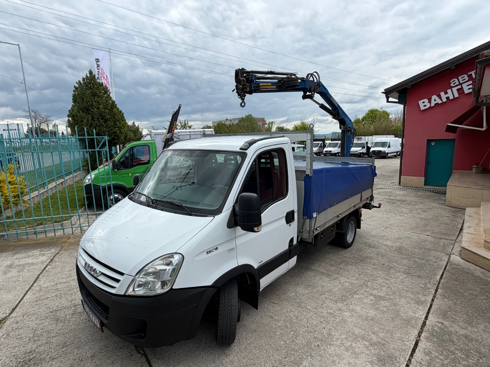 Iveco Daily 3.0HPI* 35C18 + Кран Irontech 40, снимка 3 - Камиони - 54342611