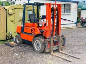 Мотокар Toyota 3 тона, снимка 1