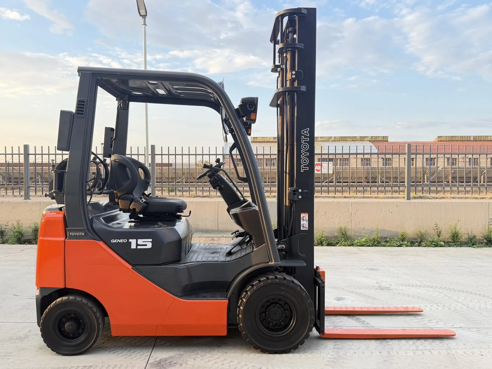 Мотокар Toyota 4 метра* АВТОМАТ* ГАЗ - БЕНЗИН* ОБСЛУЖЕН !, снимка 6 - Индустриална техника - 55823230
