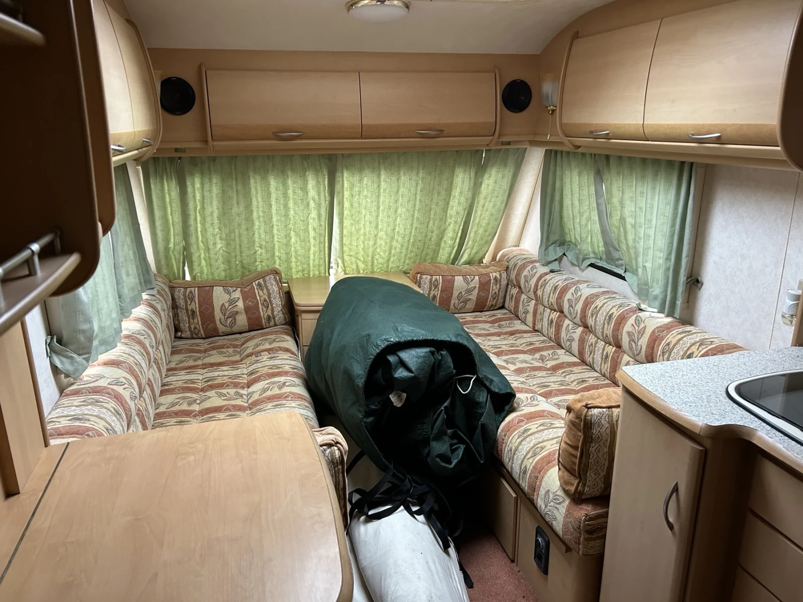 Каравана Hobby Amara 450, снимка 6 - Каравани и кемпери - 54765605