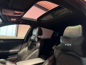 Kia Stinger GT/370HP/4WD/PANO/H&K/CAM/BREMBO/MEMO/HUD/LED/834g, снимка 9 - Автомобили и джипове - 53616737