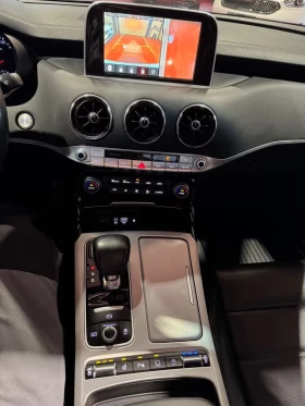 Kia Stinger GT/370HP/4WD/PANO/H&K/CAM/BREMBO/MEMO/HUD/LED/834g, снимка 10 - Автомобили и джипове - 53616737