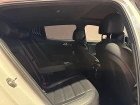 Kia Stinger GT/370HP/4WD/PANO/H&K/CAM/BREMBO/MEMO/HUD/LED/834g, снимка 12 - Автомобили и джипове - 53616737