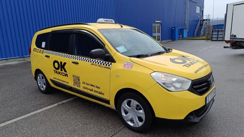 Dacia Lodgy 1.6 ГАЗ, снимка 9 - Автомобили и джипове - 51476211