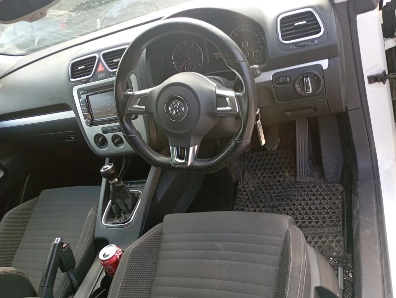 VW Scirocco 1.4 тси, снимка 6 - Автомобили и джипове - 50621570