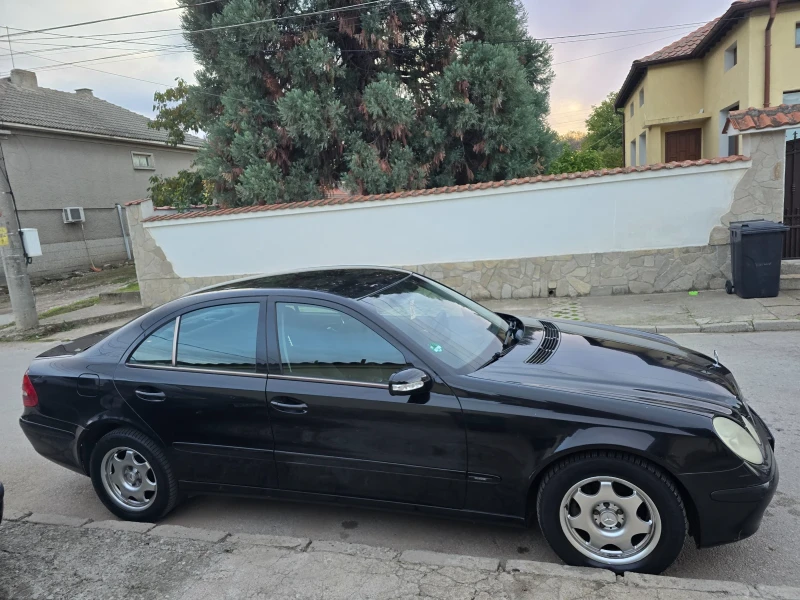 Mercedes-Benz E 220, снимка 2 - Автомобили и джипове - 52250762