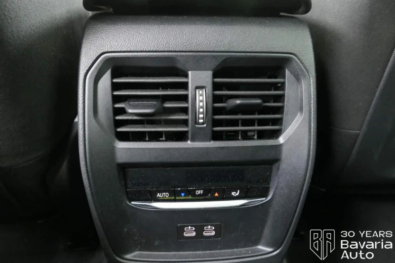 BMW 330 i xDrive Touring M Sport Paket Sportautomatic, снимка 11 - Автомобили и джипове - 52727304