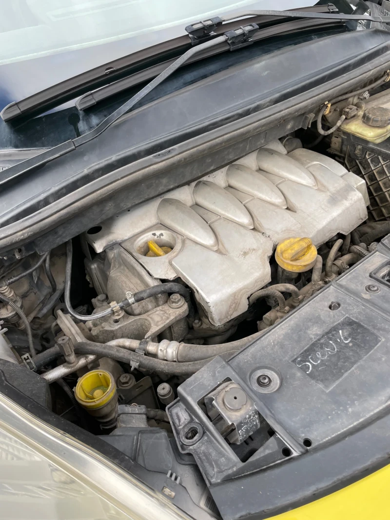 Renault Scenic 1.6 газ.инж работи перфектно, снимка 15 - Автомобили и джипове - 52910902