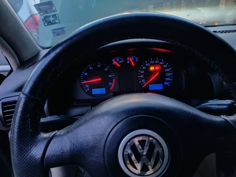 VW Passat, снимка 4 - Автомобили и джипове - 53113099