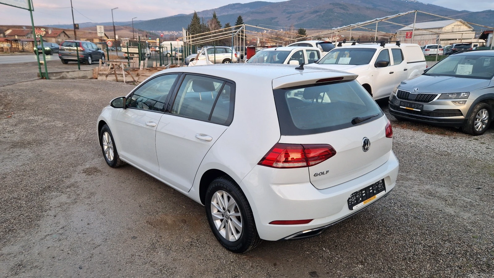 VW Golf 1.6 TDi NAVI - изображение 4