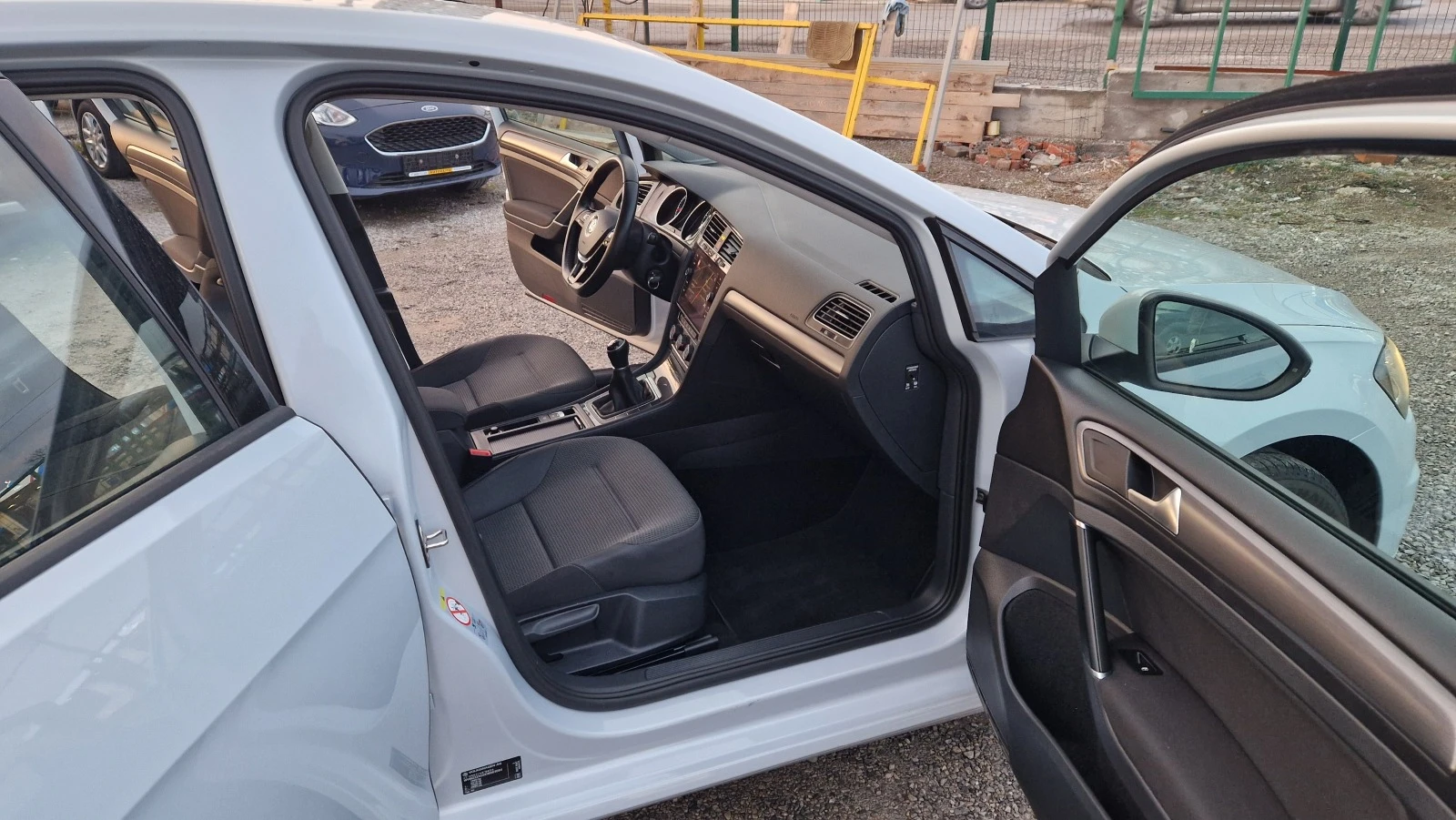 VW Golf 1.6 TDi NAVI | Mobile.bg   12