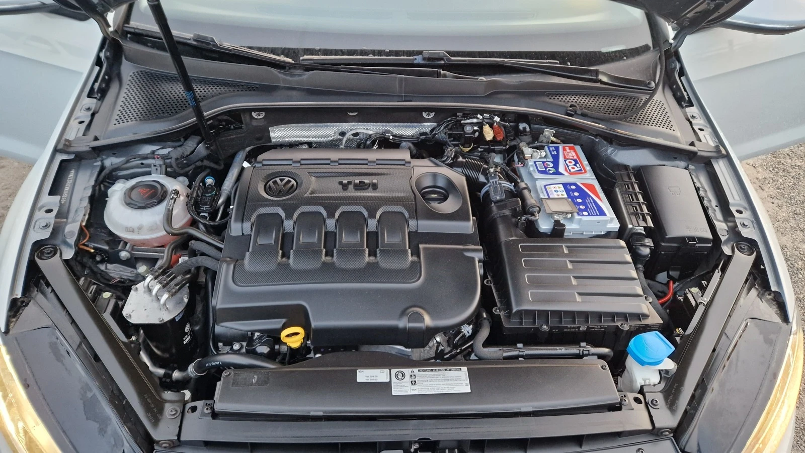 VW Golf 1.6 TDi NAVI | Mobile.bg   16