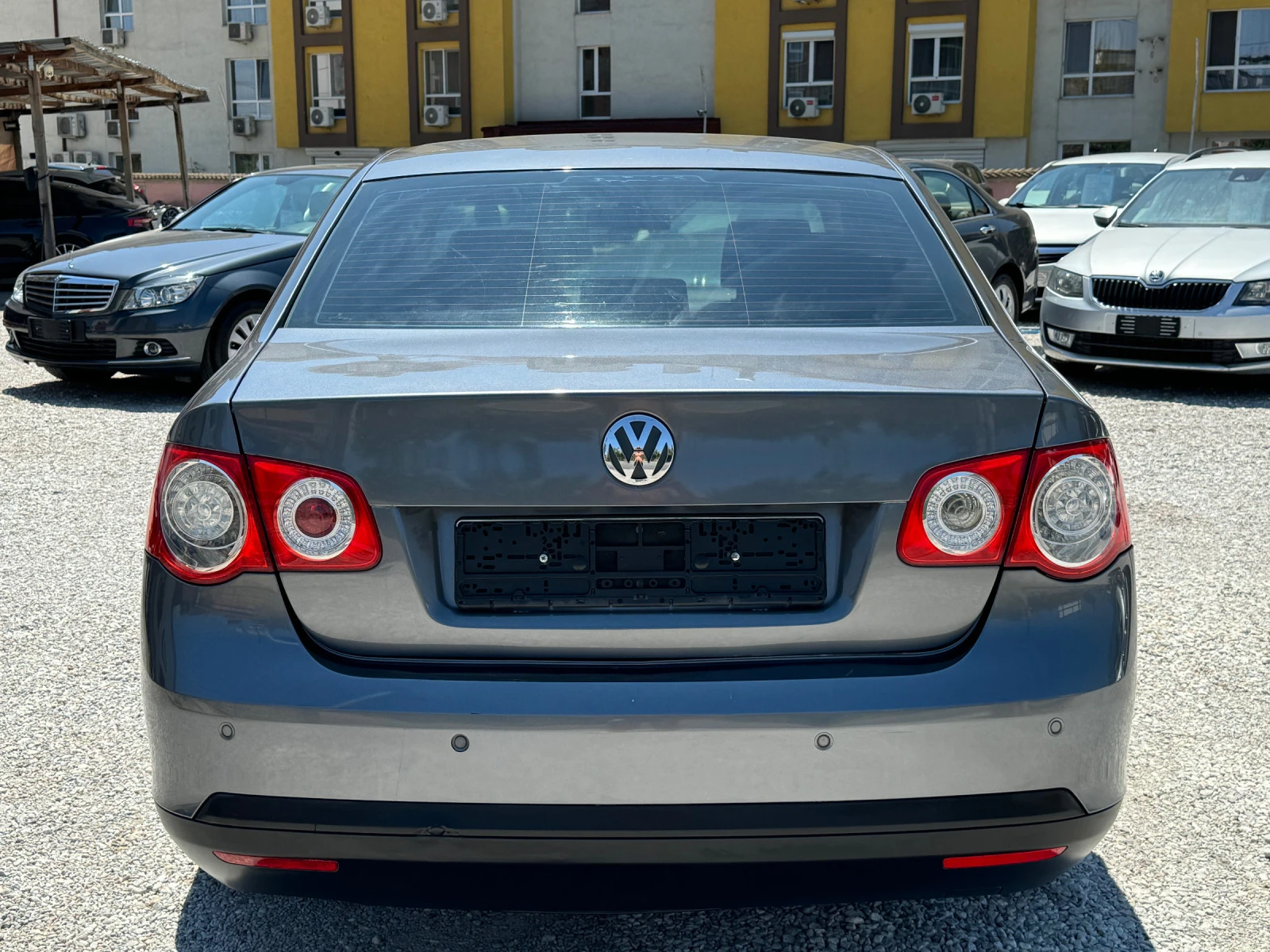 VW Jetta 1, 6i* 102 kc* AUTOMATIC - изображение 7