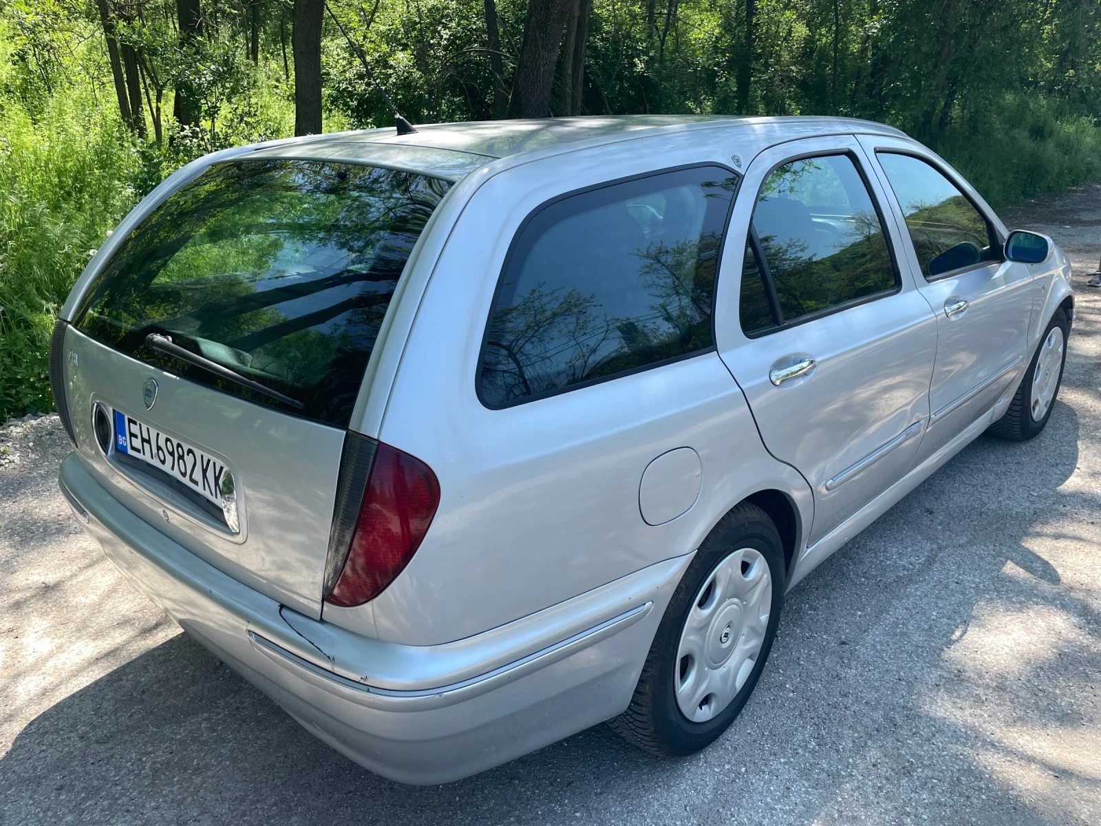 Lancia Lybra 1.9 JTD - изображение 2