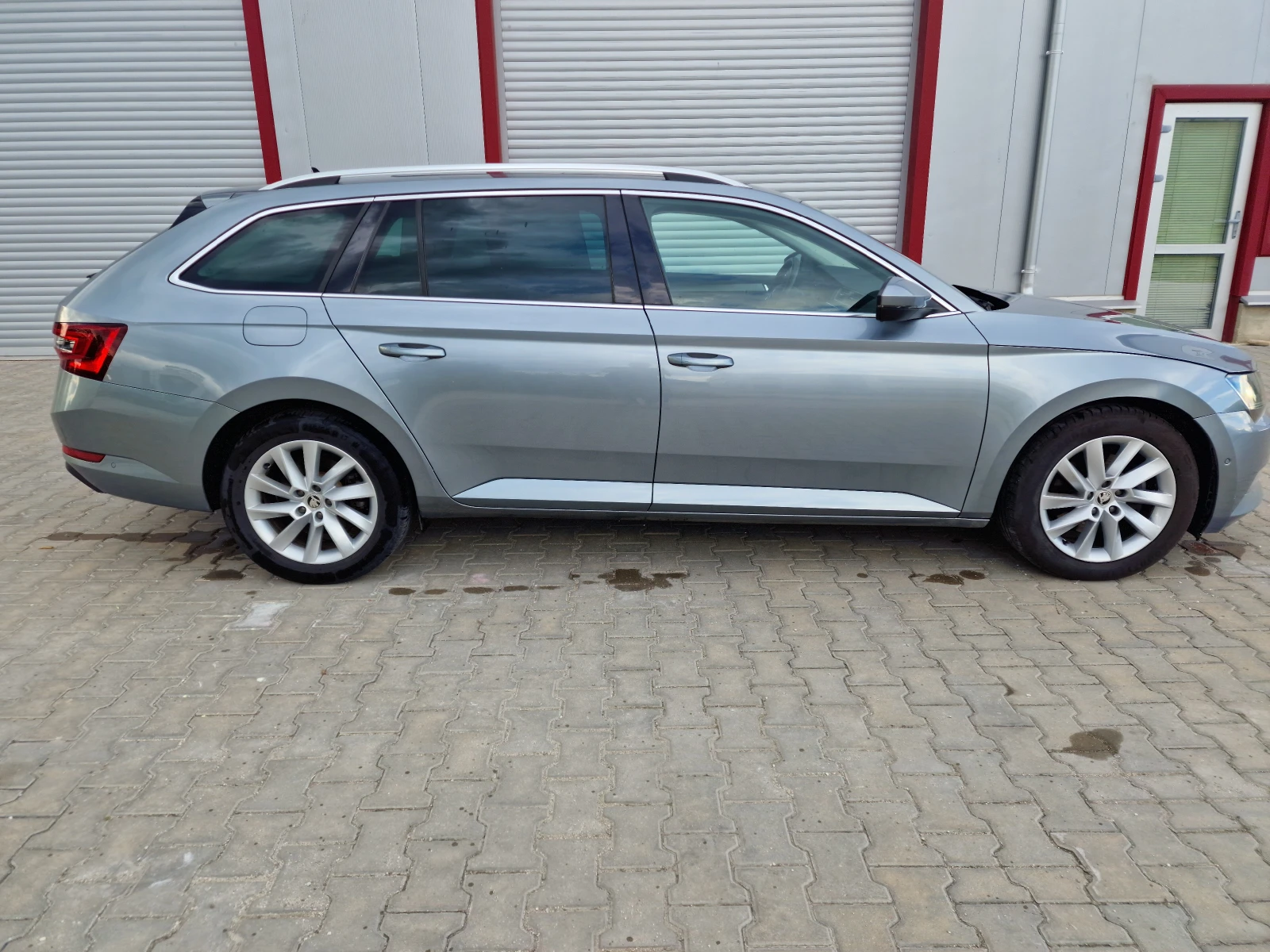 Skoda Superb 2.0 190hp DSG7 95000км - изображение 4