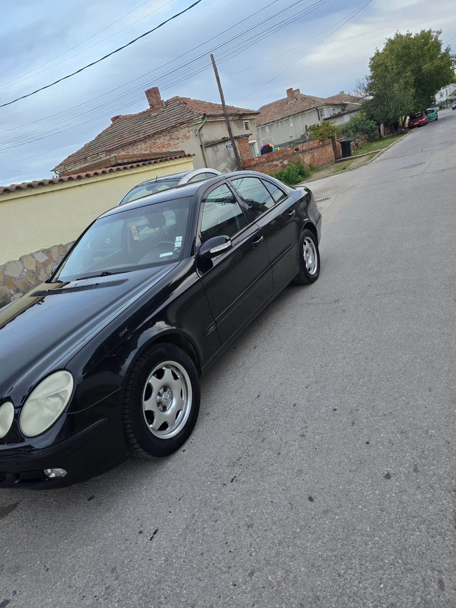 Mercedes-Benz E 220  - изображение 5